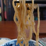 原宿はしづめ - 山椒麺の表情