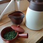 茶とあん - ２杯目からはお湯をいただいて