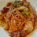 イタリア食堂amico - ヤリイカと春キャベツのトマトソース