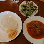 パ･ミ･カサ - とりモモ肉のコナナツミルク煮、ご飯とサラダ