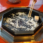 Mishima Tei Honten - 牛脂と共に多めの上白糖を入れ
