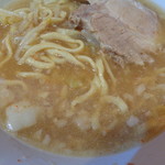ラーメン二郎 - 脂もクセなく旨い