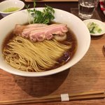 ラーメン ル・デッサン - かもがら、とりだしのしょうゆ ラーメン