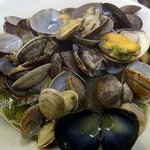 貝のワイン蒸し