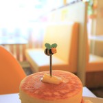 はちの巣カフェ - みつばち君