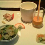 シェ フルール 横濱 - 前菜６品、どれもおいしい、たのしい