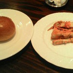 シェ フルール 横濱 - 蟹の殻の置いておく皿が出るのが嬉しい