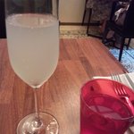 リゴロ ビストロ・ア・ヴァン  - レモネード\700 とお冷や