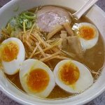 麵屋かめだ - とんこつ魚介ラーメン