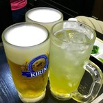 お食事処 なんとか - 「生ビール」(390円)、「酎ハイ」(350円)で、乾杯。