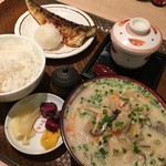 海鮮丼 日の出 - 