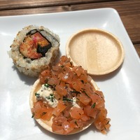 マルゴット エ バッチャーレ - 紅富士鱒と季節野菜のマルゴット最中（添えられているのはひさ田の焼き巻き寿司）