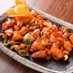 Stir-fried chicken and cashew nuts