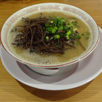 博多屋台 - 博多屋台 博多ラーメン 700円 + きくらげ 100円