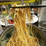 めだかタンタン - では遠慮なく、極細麺リフト！！