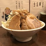 麺屋 歩夢 - 【2018.4.15】小豚ラーメン¥950 横からのショット。