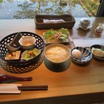別邸 山風木 - 朝食。タマゴ粥を選びました。