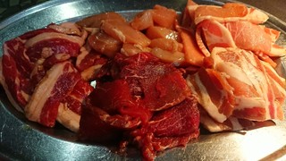 Sumibiyakiniku Pikaso - 牛カルビ・牛ロース・豚カルビ・豚もも・鳥。