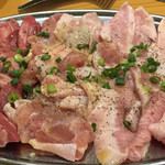 焼肉みやび山 - 鶏モモ、豚トロ