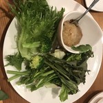 イルマーレ - 季節野菜のバーニャカウダ ちと野菜しなびてたけど珍しい野菜