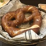 ドイツ居酒屋 ヴァルト - プレッツェル