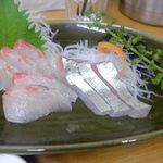 四ツ木製麺所 - シマアジ刺身