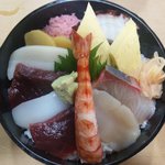 Yasubee Sushi - ちらし