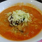 中華食堂 秋 - 担々麺。芝麻醤が効いててかなりイケてると思います。辛味が足らない人はラー油を。