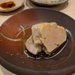 鮨みやもと - あん肝　ただ酒塩をして蒸すだけではなくて、味付けした出汁に漬けて蒸すそうです