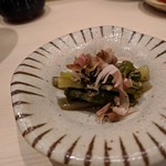 鮨みやもと - 山葵菜　削り立ての鰹節が合います