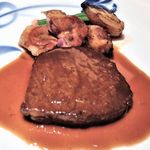 アピシウス - 国産黒毛和牛ロース肉とロニョンドヴォーのポワレ　ベルシーソース