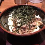 肉つけうどん うつけ - 海苔、ネギ、牛肉の順番