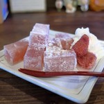 灯 - あまおういちごのわらび餅