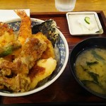 天ぷら 丸豊 - お味噌汁が付いています