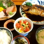 四季の味 わらく - 四季の御膳、本日は煮魚を選択