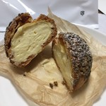シュークリー - シュークリーム 260円(税込)