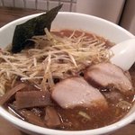 らーめん ぎょうざ なないろ - なないろらーめん　チャーシューが旨い！