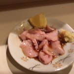 和風もつ料理 あらた - ミノ湯引き，これもブレブレ(^_^;)