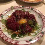 和風もつ料理 あらた - チレ刺し，これもブレてるかな(^_^;)