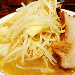 柴田商店 - これで野菜は普通量です。てっぺんが写ってない（笑）