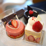 ラヴニュー - 料理写真:手前　ルージュ、フラジエ