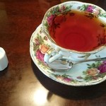 ロゼ - 最後はコーヒーか紅茶で。これもランチに入ってます。