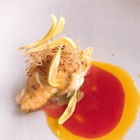 エスキス - 伊勢海老、菊の花、生姜の素揚げ