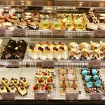 なかしま - ショーケース真ん中