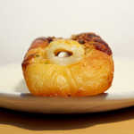 ベーカリーショパン - ちくわの空洞に何も入れていないのが特徴的。もちろん豊橋名産「ヤマサのちくわ」を使用