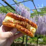 ヤマサ磯ちくわ（￥170）。天気の良い日は、外で食べるともっと美味しい！