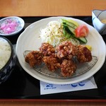 道の駅 マキノ追坂峠 -  高島とんちゃんから揚げ定食　¥980
            
            