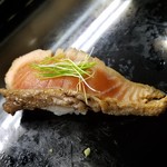 松乃寿司 - 漬けサーモンの炙り