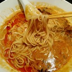 麺屋 愛心 - 濃厚クリーミーなスープが麺に絡む…(担々麺)