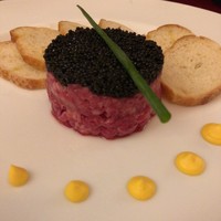 ベンジャミンステーキハウス 六本木 - 和牛とキャビアのタルタル